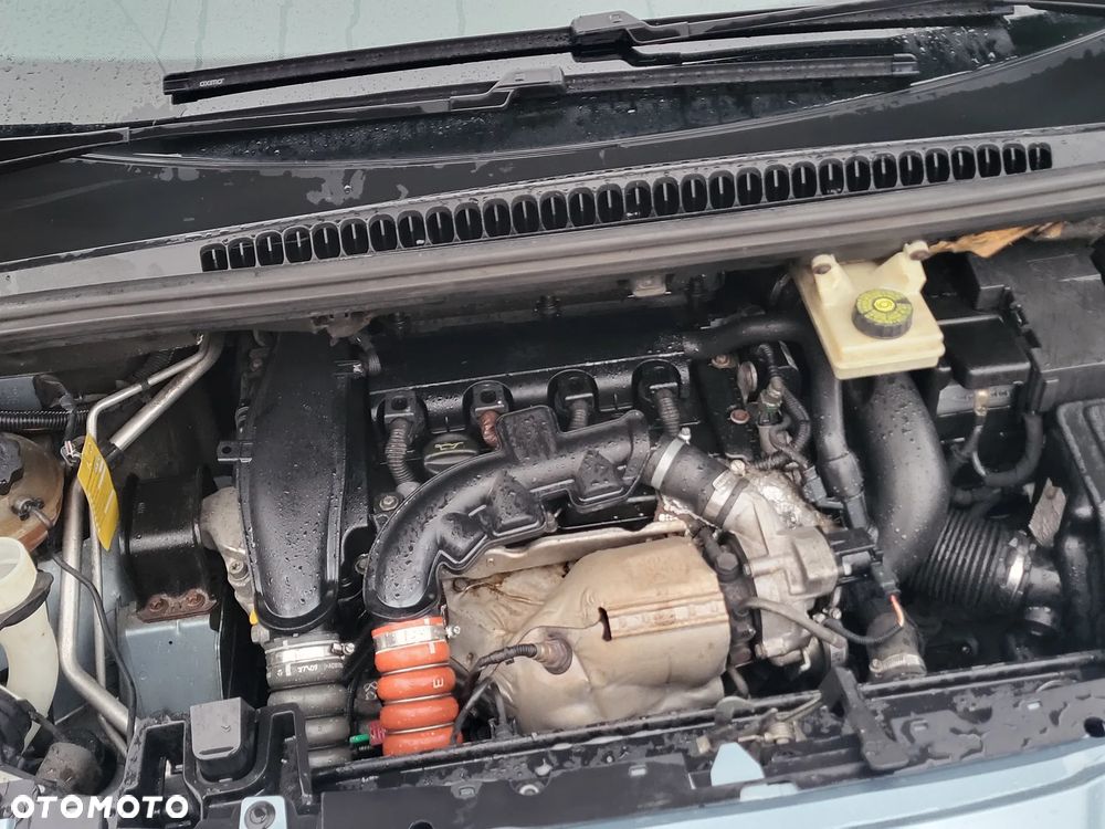 Peugeot 5008 1.6 THP Active 7os - 24