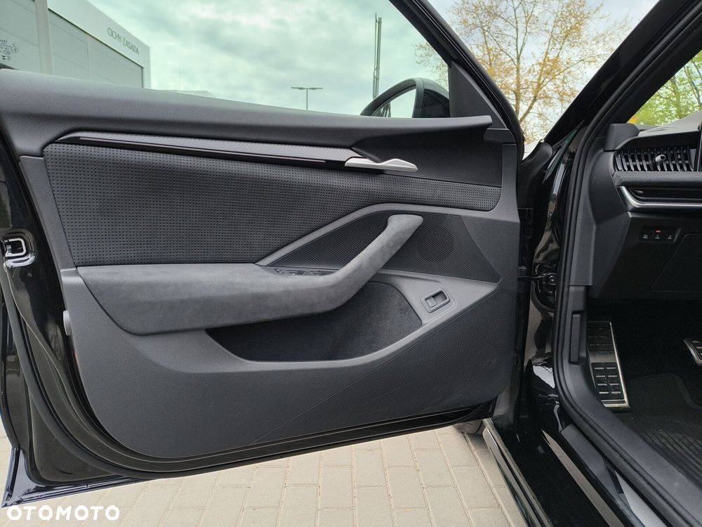 Skoda Superb 2.0 TSI Selection DSG - 11