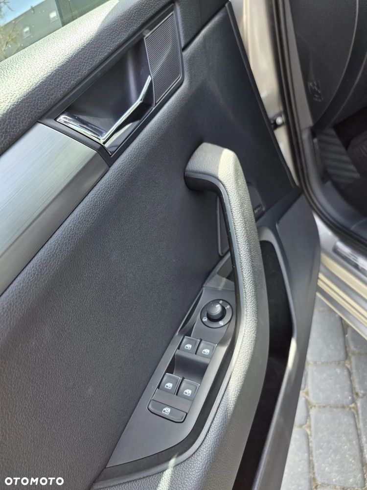 Skoda Superb 2.0 TDI 4x4 Style DSG - 8