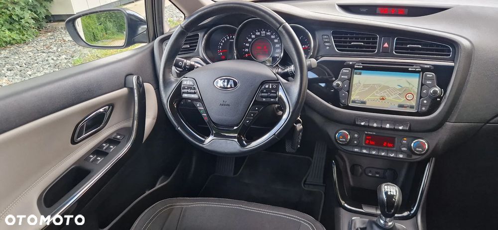 Kia Ceed 1.6 GDI Dream Team Edition - 5