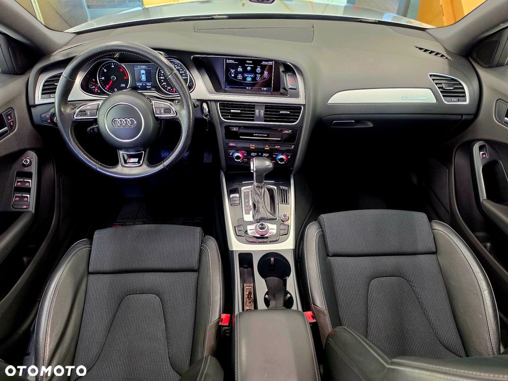 Audi A4 Avant 2.0 TDI Quattro S tronic - 13