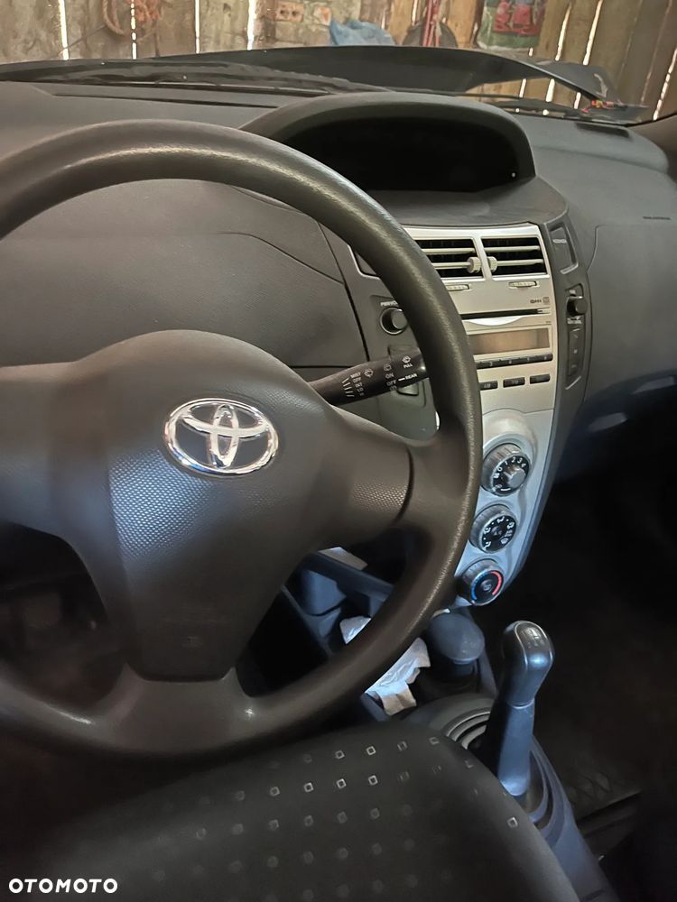 Toyota Yaris 1.3 Terra - 7