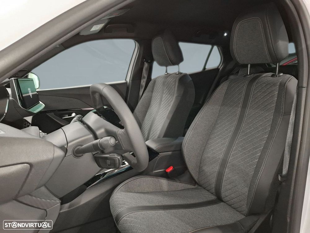Peugeot 2008 1.2 Allure - 11