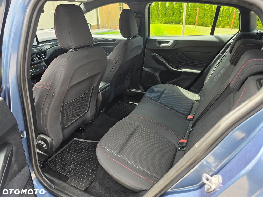 Ford Focus 1.0 EcoBoost Start-Stopp-System ST-LINE - 31