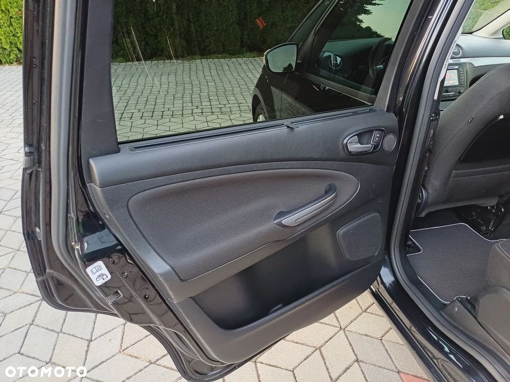 Ford Galaxy 2.0 TDCi Platinium X (Ghia) - 24