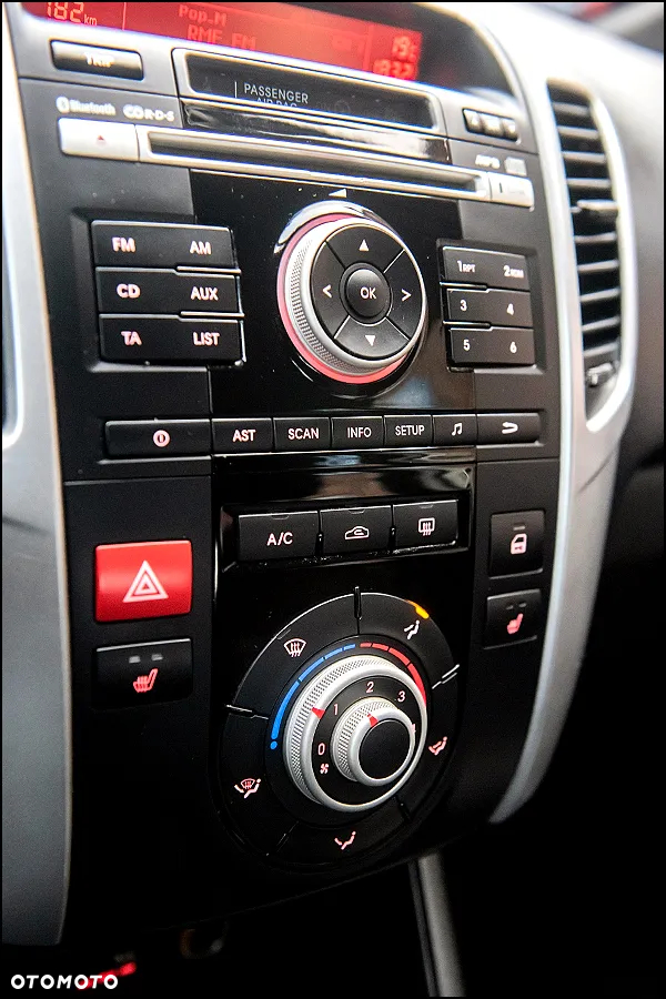 Kia Venga - 25