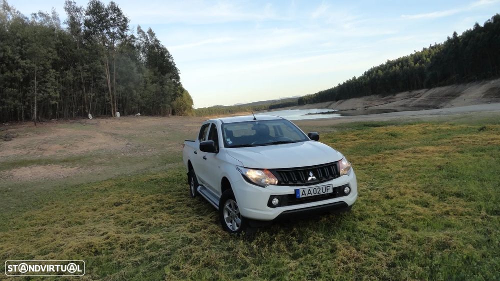 Mitsubishi L200 2.4 DI-D CD Invite 4WD - 2