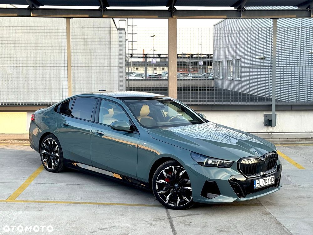 BMW Seria 5 550e xDrive PHEV M Sport - 3