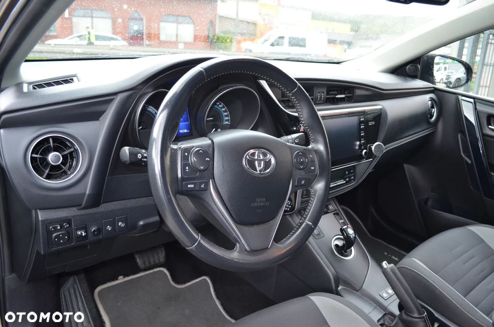Toyota Auris - 10