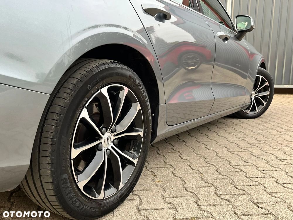 Volvo V60 D4 Momentum Pro - 11