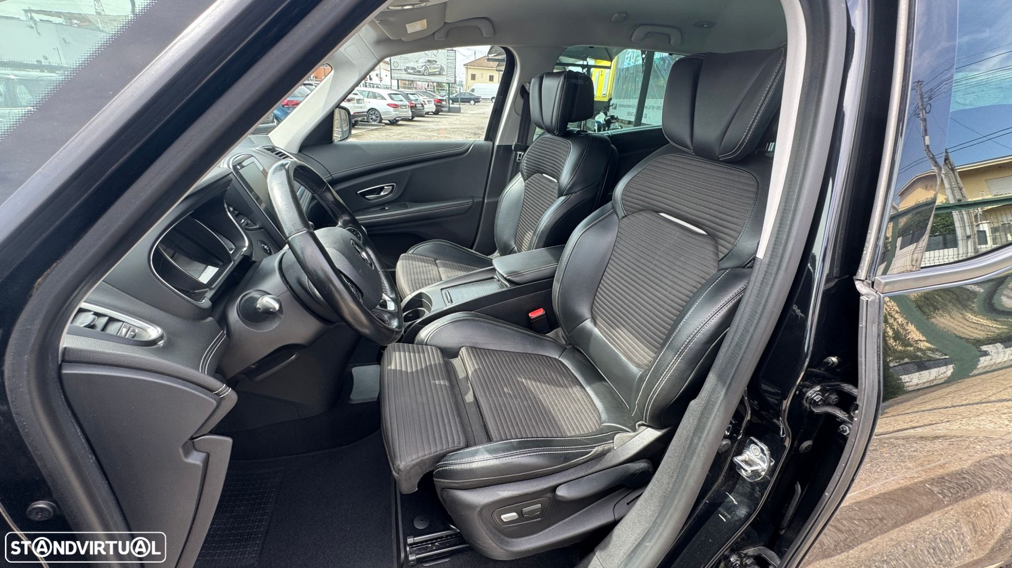 Renault Grand Scénic 1.5 dCi Bose Edition EDC SS - 18
