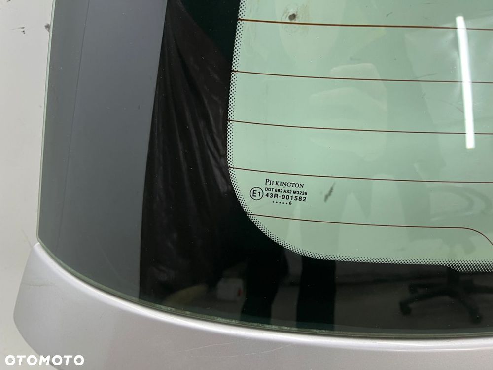 Szyba tylna Mazda 2 DY 03-07r. tylna w klapę bagażnika oryginalna - 3