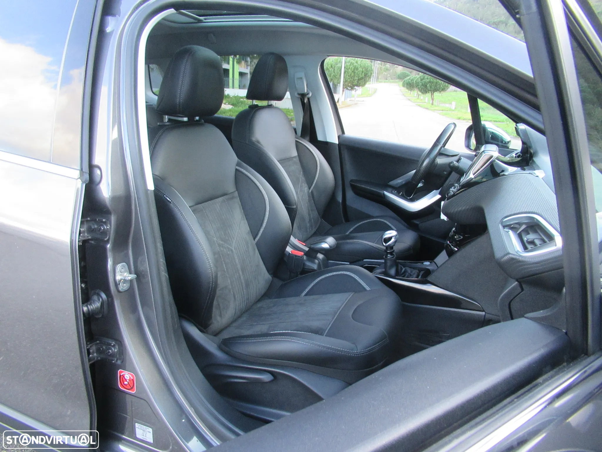 Peugeot 2008 1.6 BlueHDi Crossway - 16