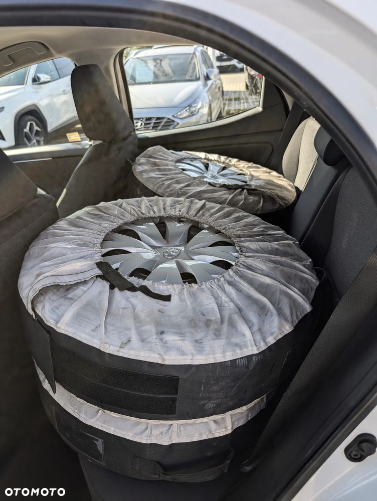 Toyota Yaris 1.5 Comfort CVT - 18