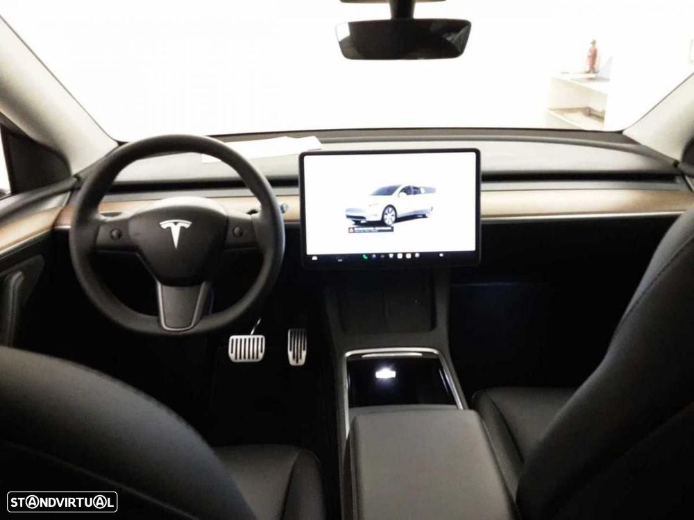 Tesla Model Y Long Range Dual Motor AWD - 3