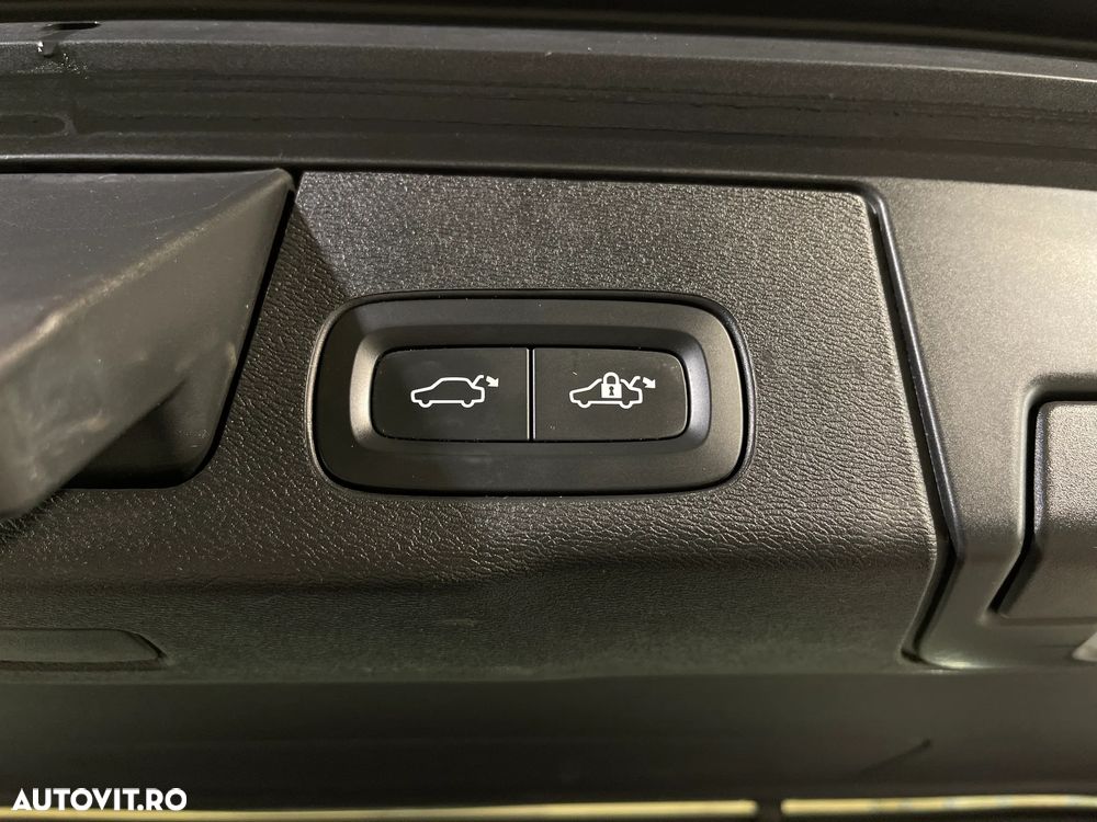 Volvo XC 60 T6 AWD Recharge Geartronic Inscription - 24