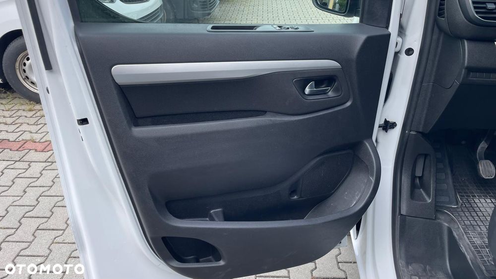 Opel Vivaro - 24
