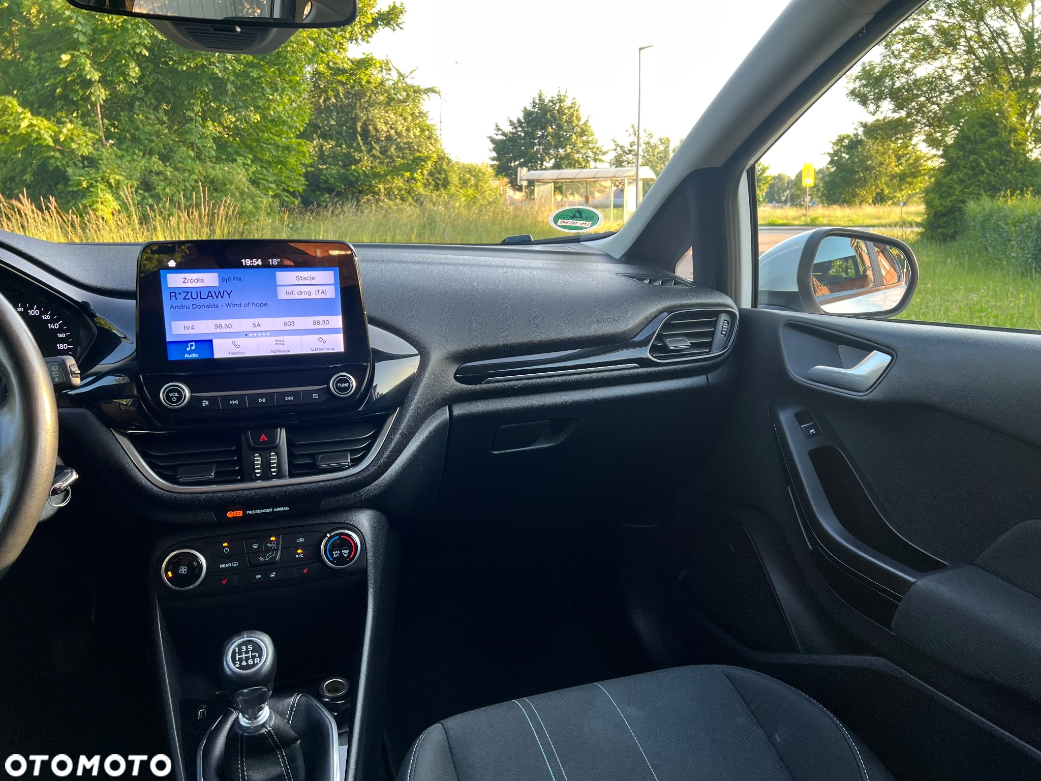 Ford Fiesta 1.0 EcoBoost S&S COOL&CONNECT - 22