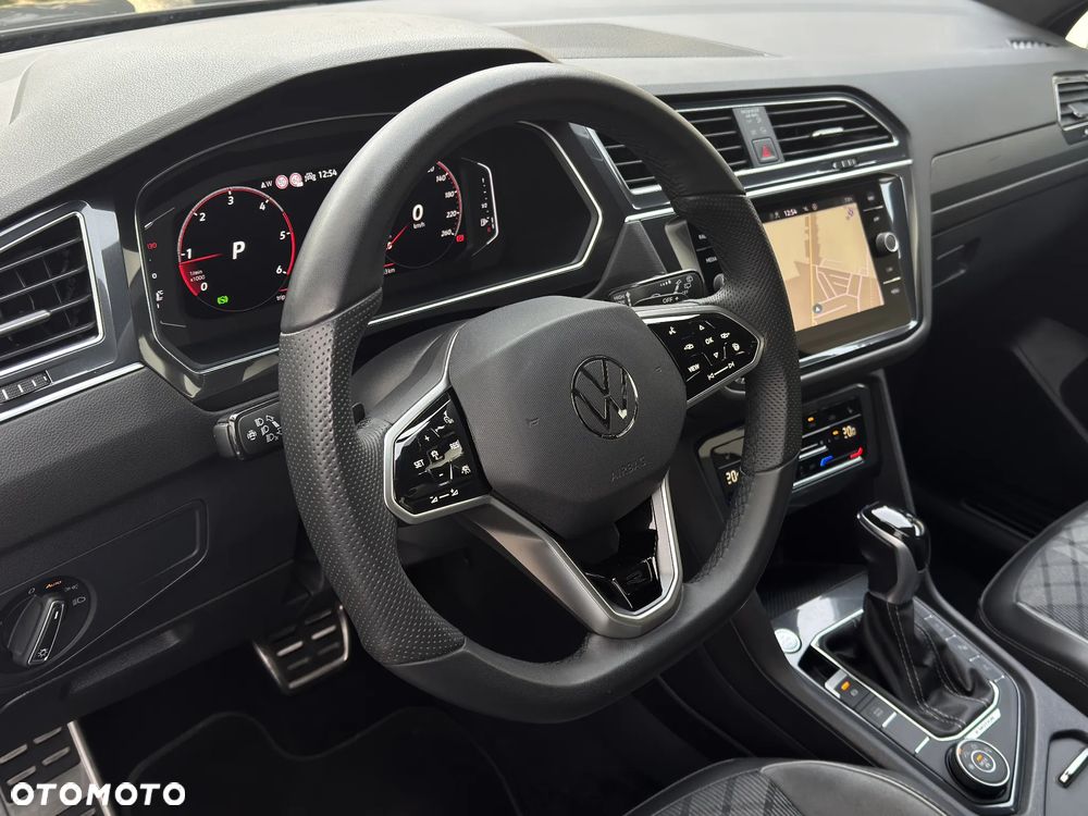 Volkswagen Tiguan 2.0 TDI SCR 4MotION DSG R-Line - 28