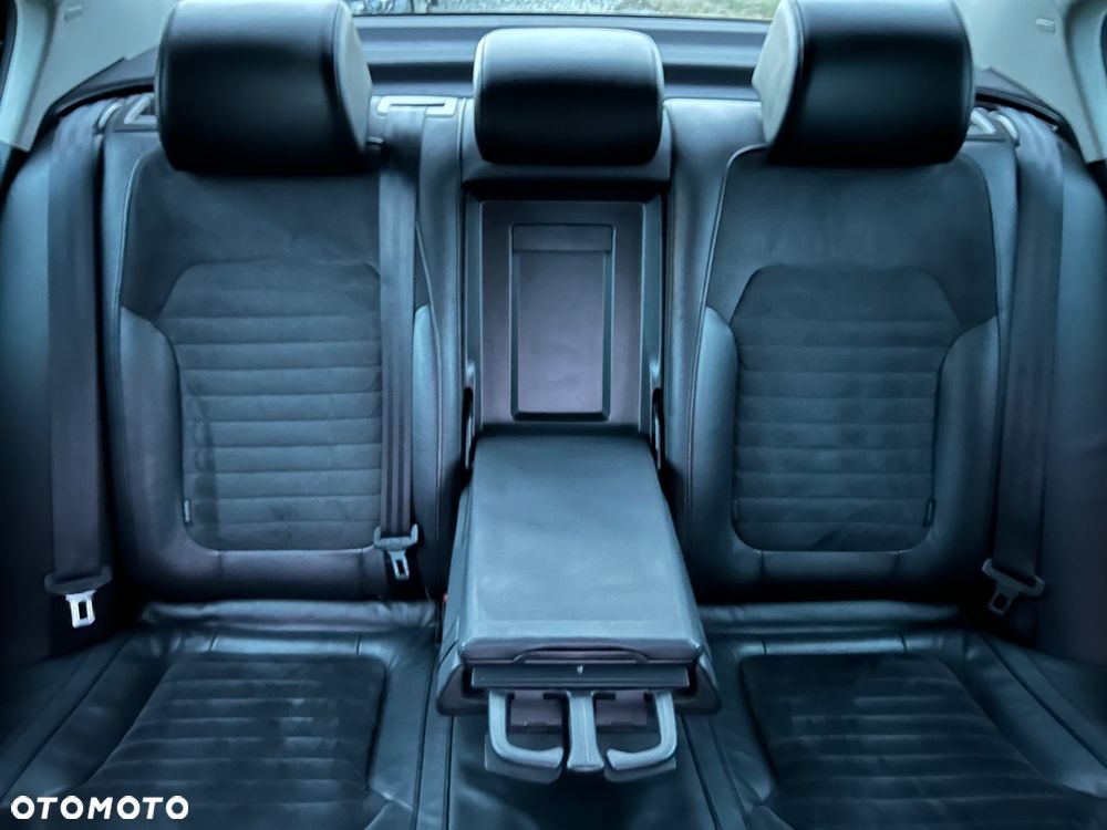 Volkswagen Passat - 30
