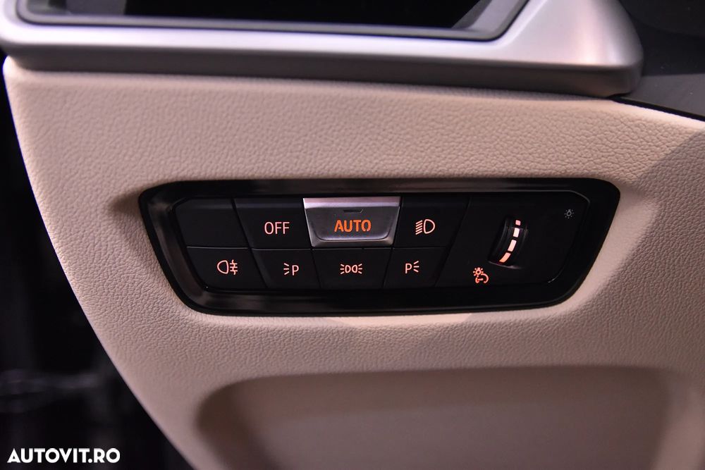 BMW Seria 3 318d Aut. - 15