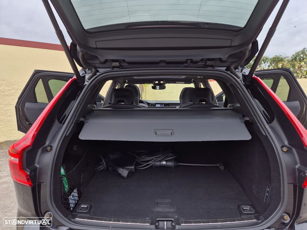 Volvo XC 60 2.0 T6 PHEV R-Design AWD - 28