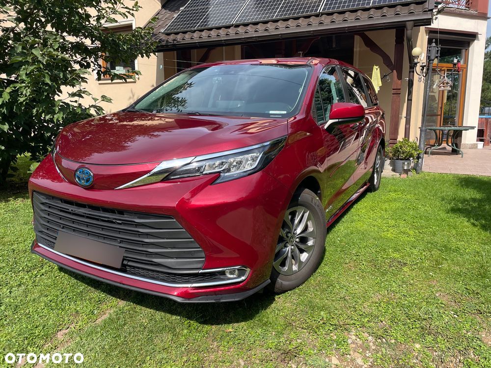 Toyota Sienna - 1