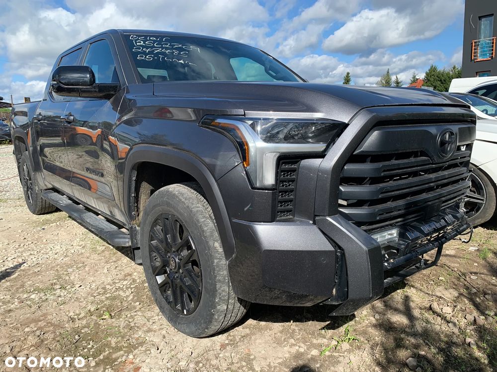 Toyota Tundra - 1
