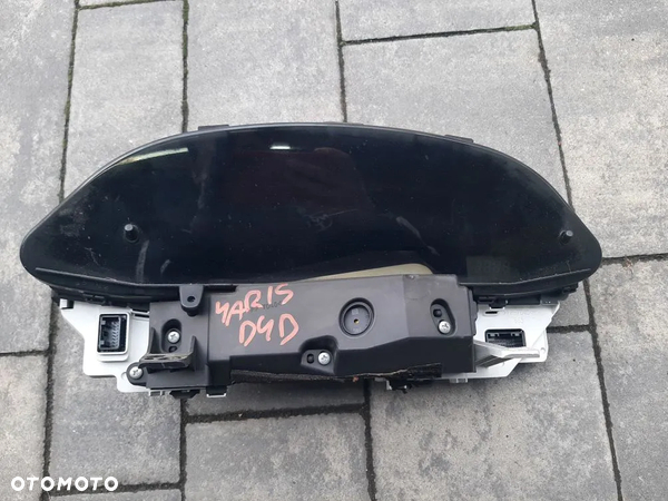 LICZNIK ZEGARY TOYOTA YARIS II 1.4 D4D 83800-0D690-D