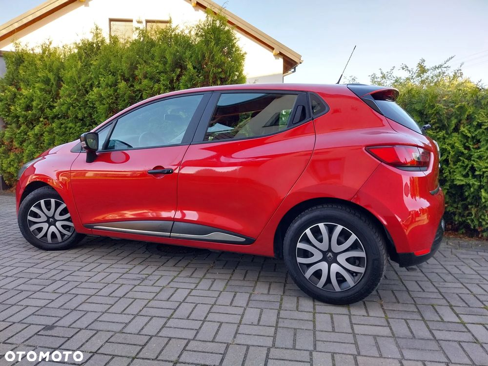 Renault Clio 1.2 16V 75 LIMITED - 24