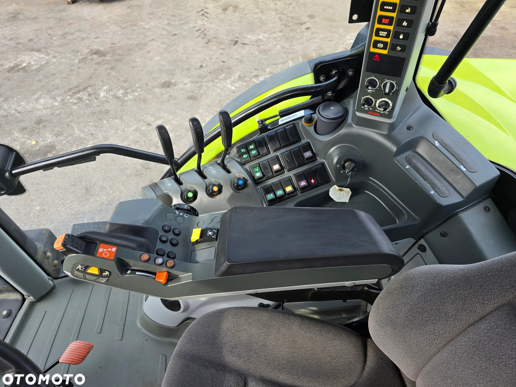 Claas Arion 430 - 17