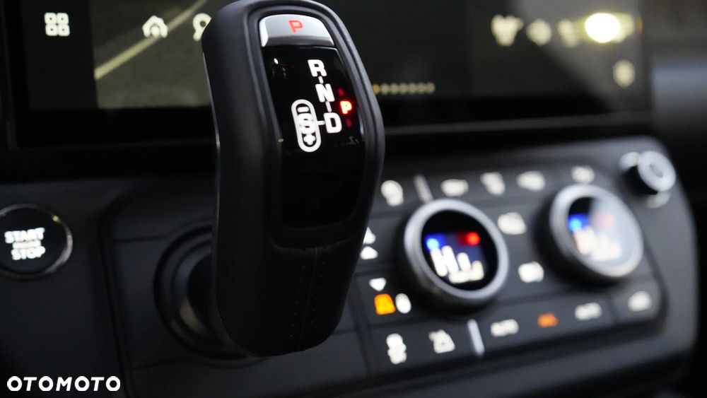 Land Rover Defender 3.0 D350 mHEV X-Dynamic HSE - 21