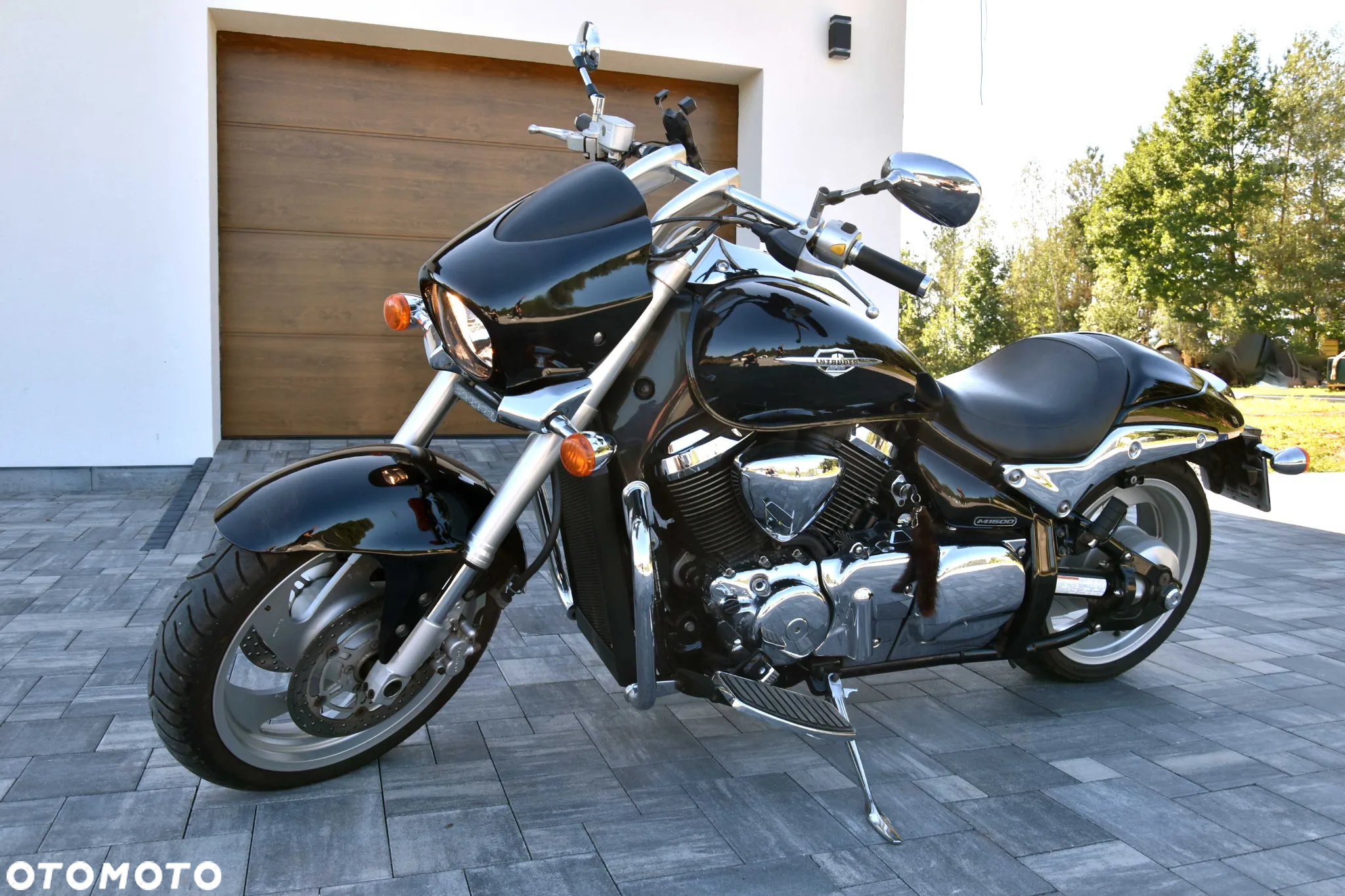 Suzuki Intruder - 11