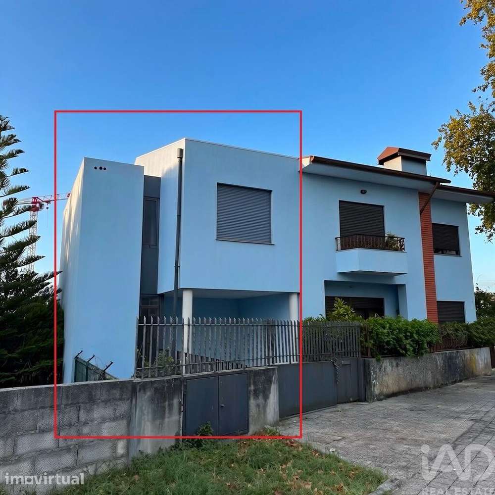 Casa T3 em Campanhã de 180,00 m2