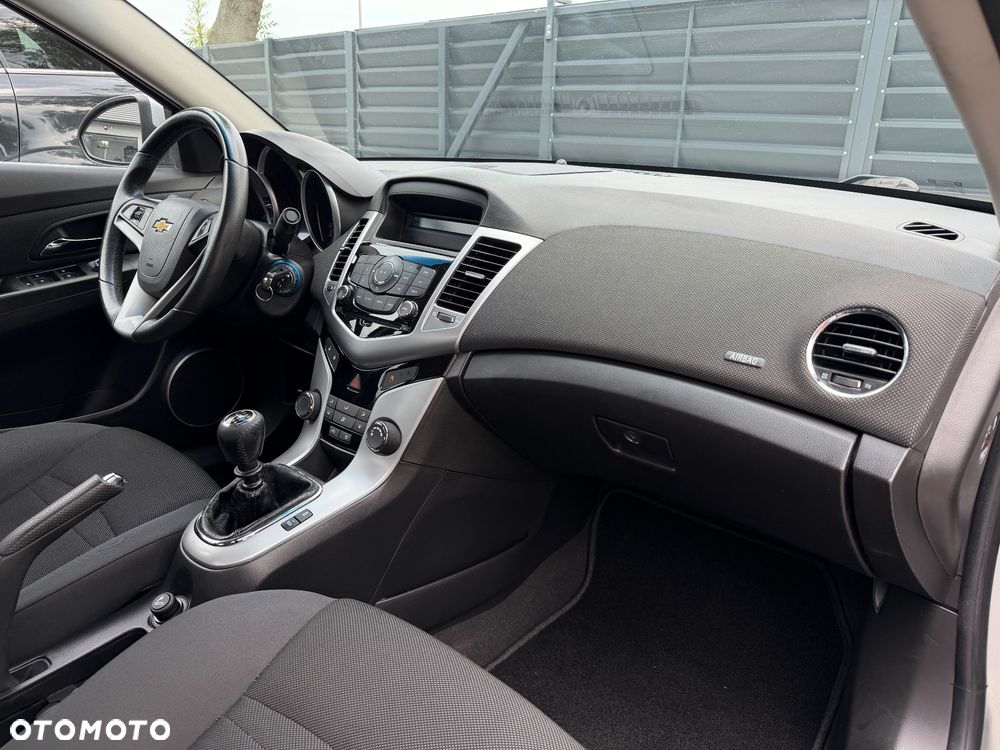 Chevrolet Cruze 1.7 D LT+ - 21