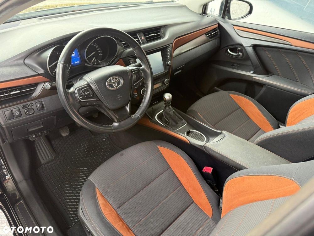 Toyota Avensis 2.0 D-4D Prestige - 12