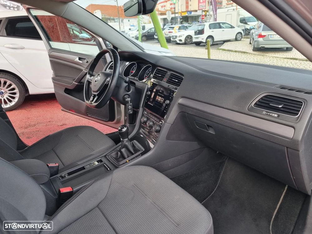 VW Golf Variant 1.6 TDi Confortline - 20