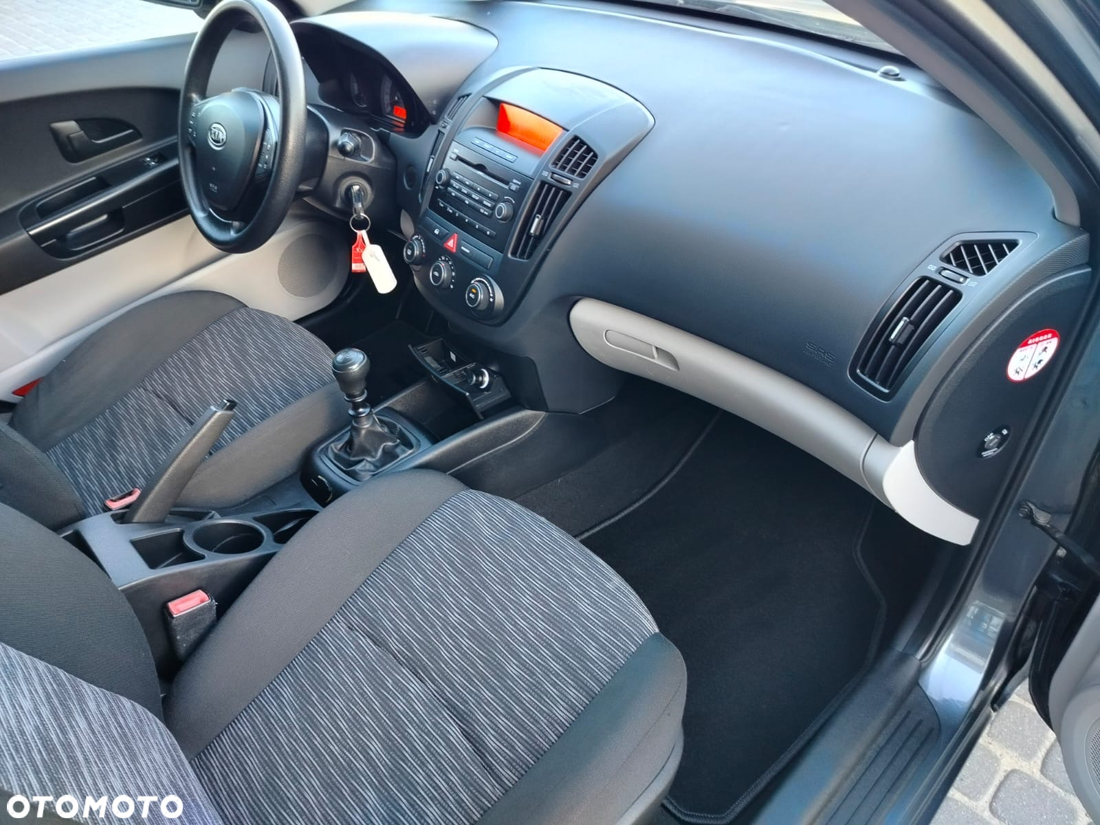 Kia Ceed 1.4 CVVT Attract - 27
