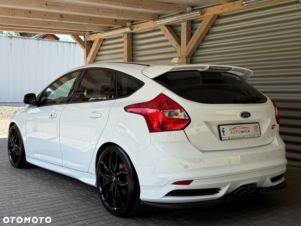 Ford Focus 2.0 EcoBoost ST mit Leder-Exclusiv-Paket - 20