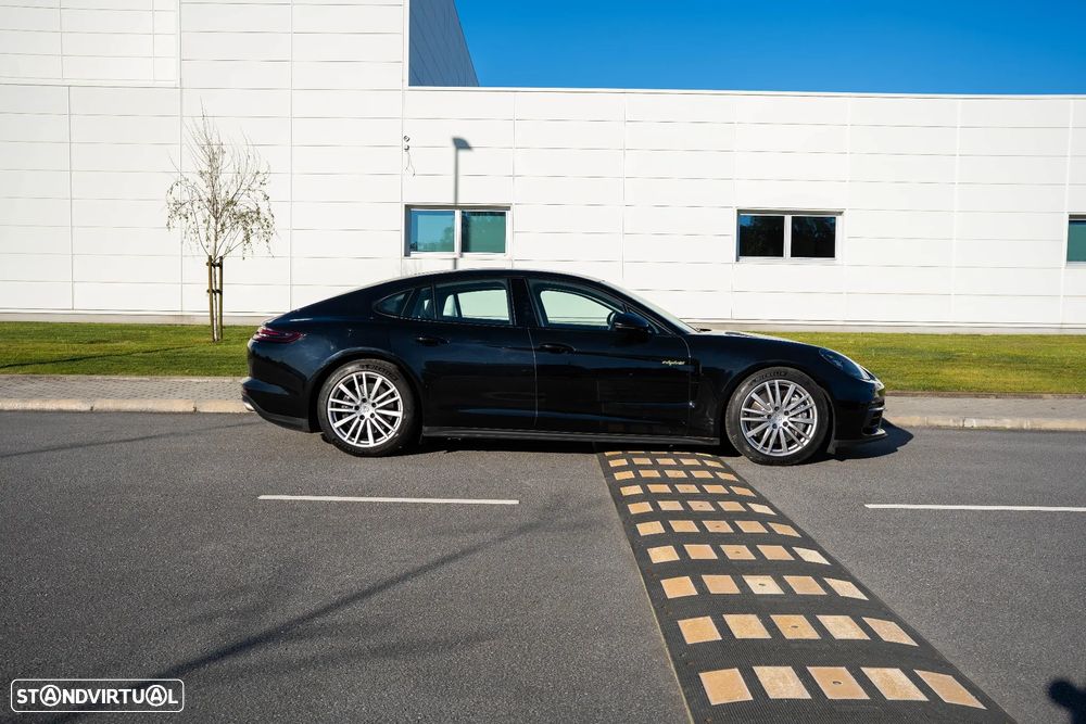 Porsche Panamera 4 E-Hybrid - 16