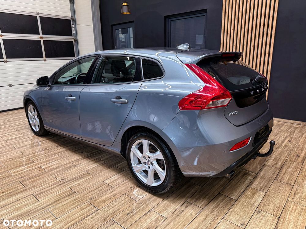 Volvo V40 T3 Momentum - 10