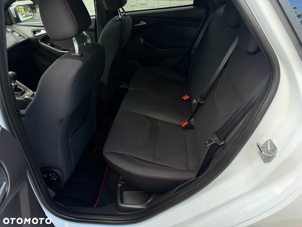 Ford Focus 1.5 EcoBoost ST-Line - 23