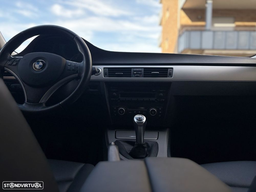 BMW 320 d Exclusive - 17