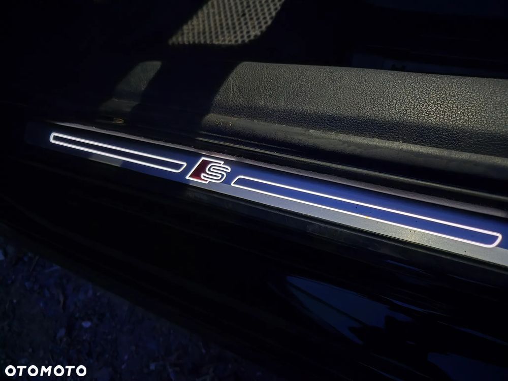 Audi A4 Avant 30 TDI S tronic - 12