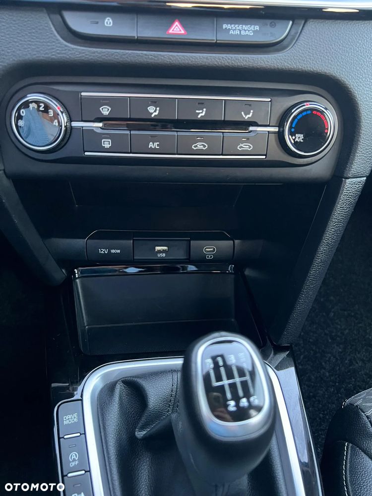 Kia Ceed 1.6 CRDi mHEV M - 16