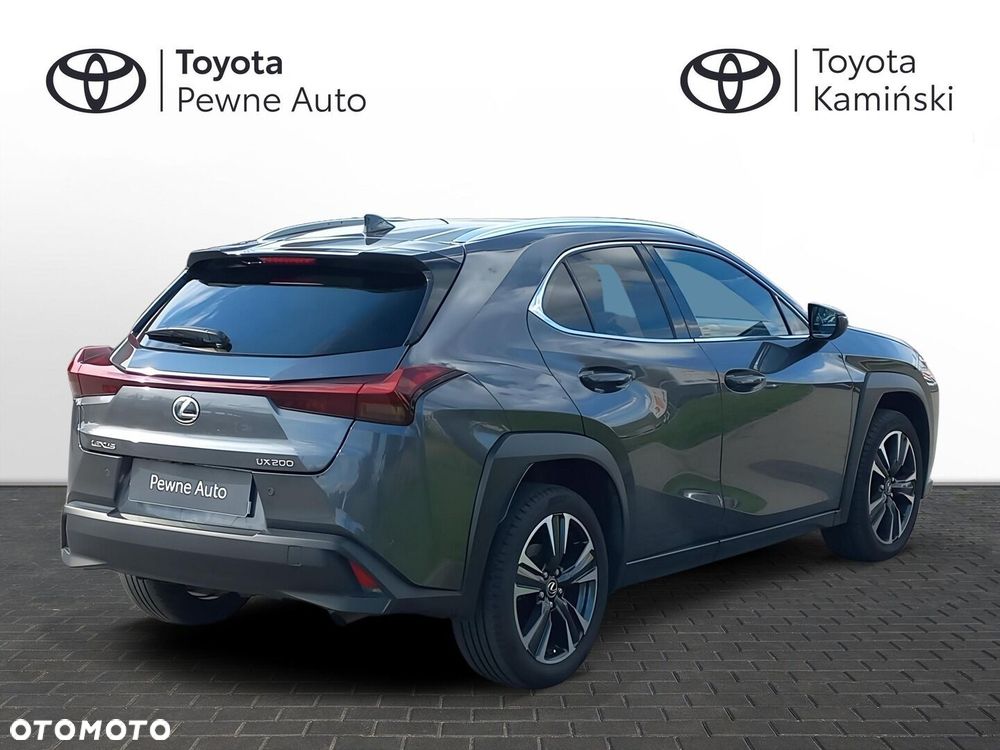 Lexus UX - 4