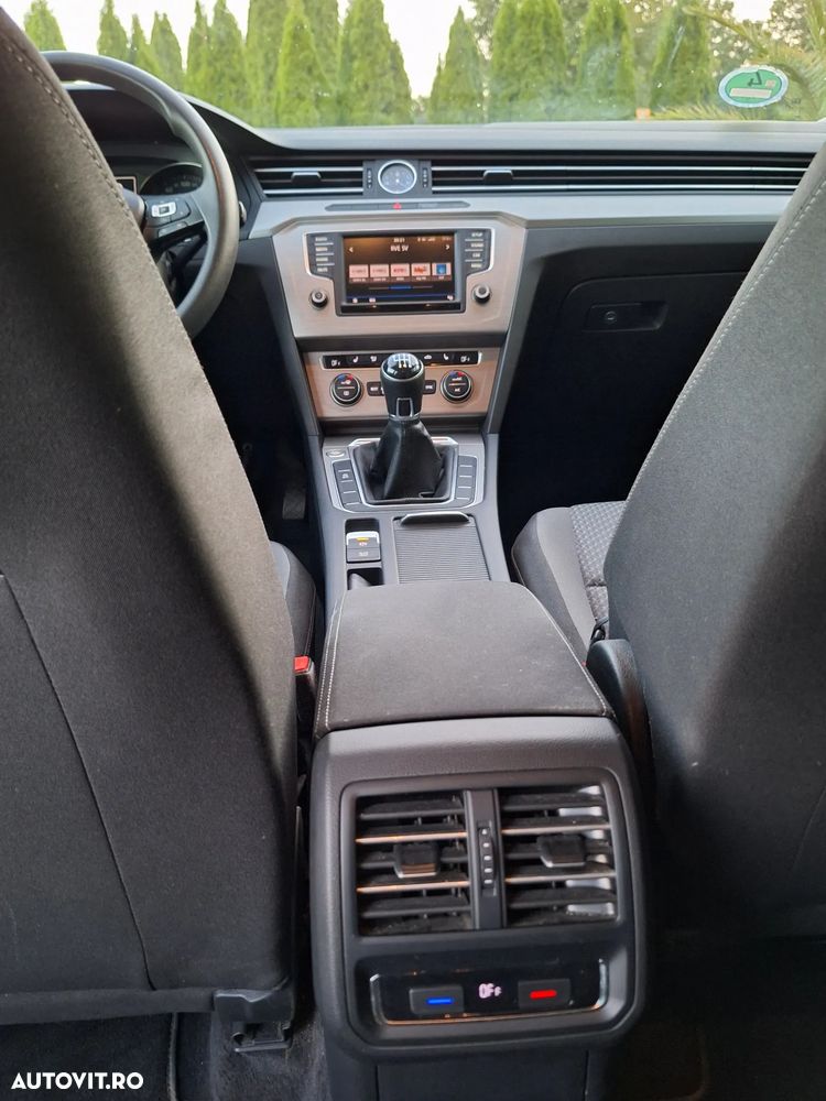 Volkswagen Passat 1.6 TDI Comfortline - 6