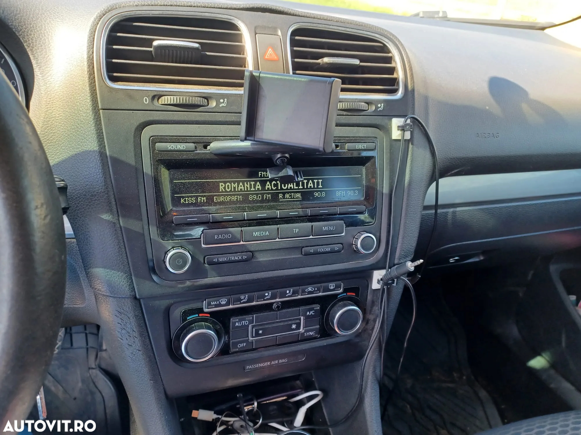Volkswagen Golf - 6