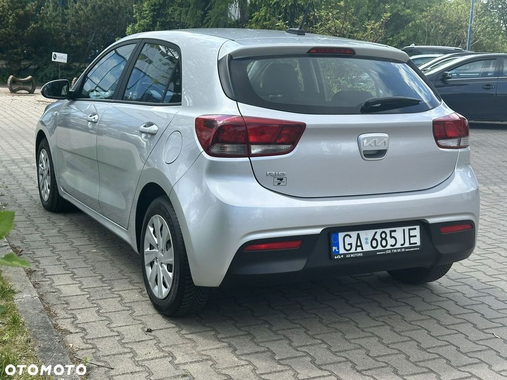 Kia Rio - 7