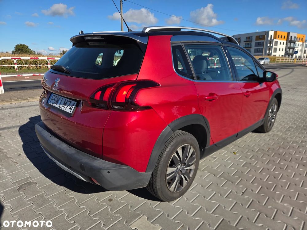 Peugeot 2008 1.2 Pure Tech Allure S&S EAT6 - 4